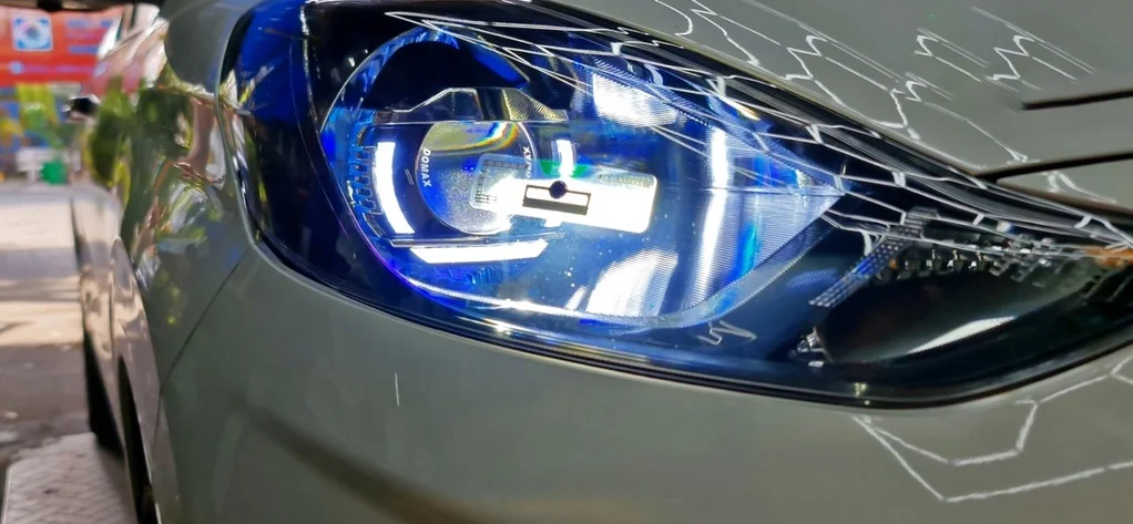 Độ đèn pha ô tô Hyundai Grand i10 sáng, đẹp