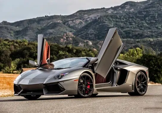 Ô tô Lamborghini Aventador