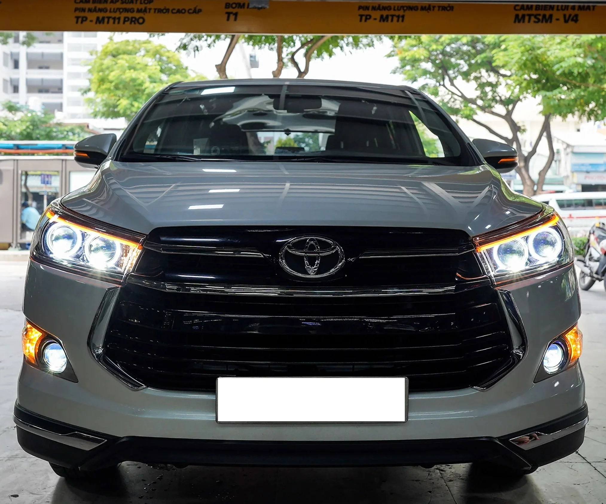 Toyota Innova nâng cấp ánh sáng