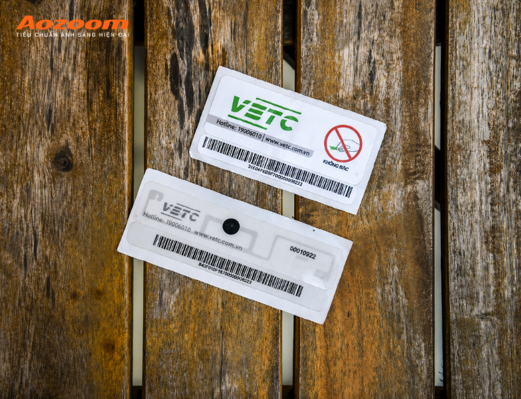 Việc dán thêm nhiều loại thẻ thu phí có thể dẫn đến tác dụng ngược