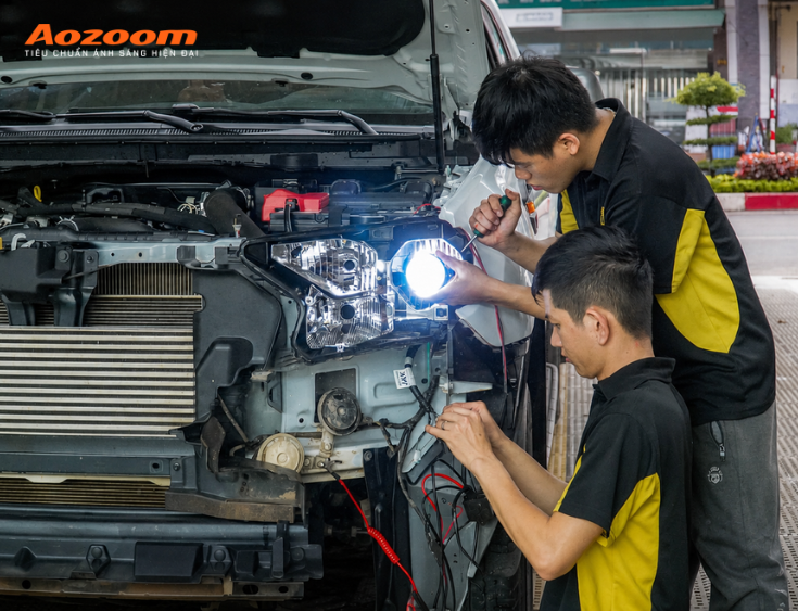 Tài xế phải xác định xem độ sáng của đèn có hợp lý với thông số kỹ thuật không