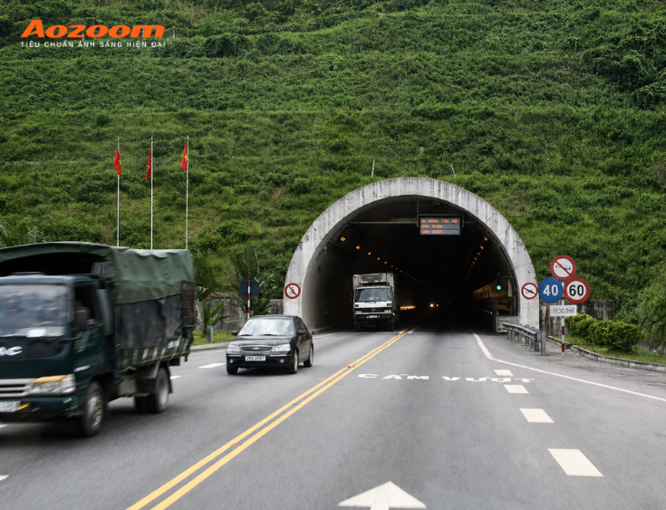 Chủ xe cần bật đèn khi qua khung giờ cố định hoặc chạy trong đường hầm 
