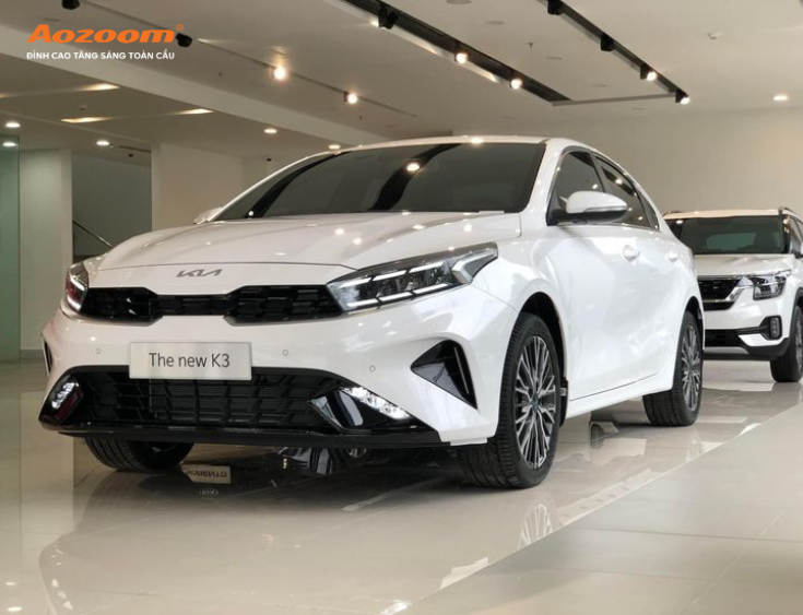 Ba phiên bản mới nhất bao gồm: 1.6 Luxury, 1.6 Premium và 1.6 Turbo GT