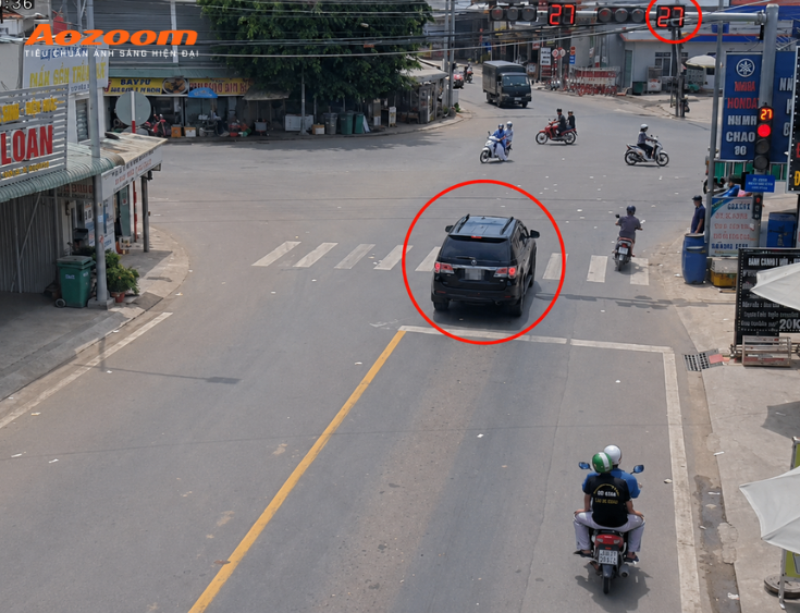 Nên phân biệt giữa lỗi vượt đèn đỏ với các tình huống xe được phép đi