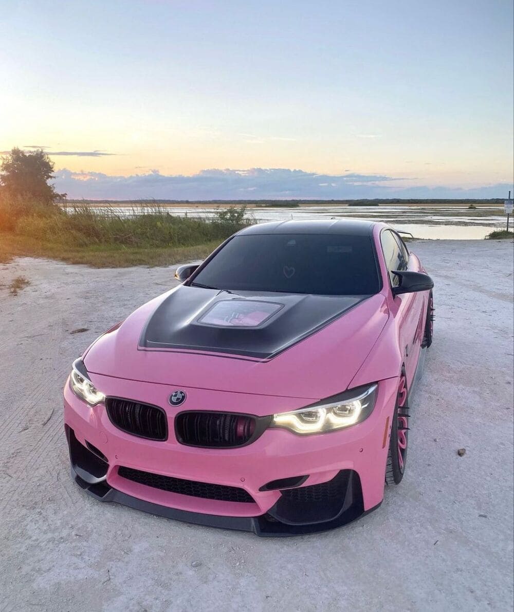 BMW màu hồng