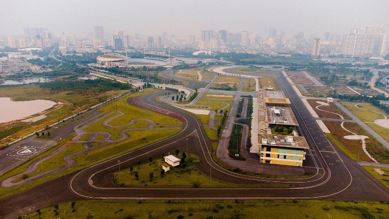 Can-canh-truong-dua-f1-tai-ha-noi