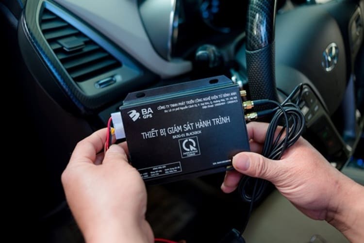 Hộp đen ô tô