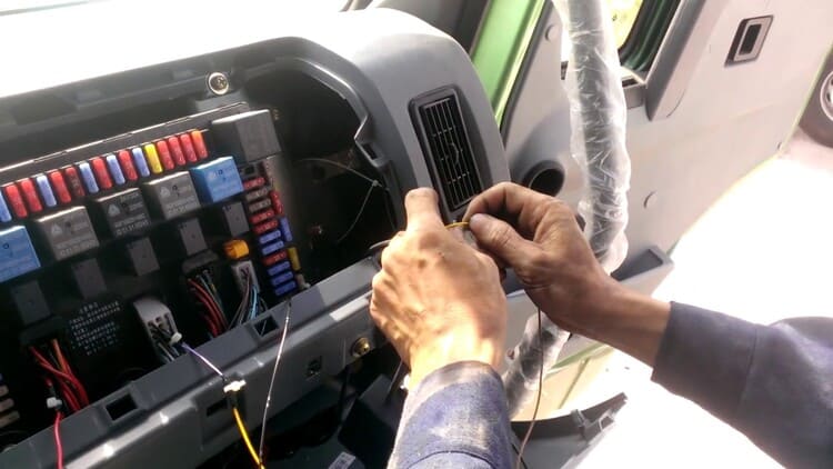 Hướng dẫn lắp đặt hộp đen ô tô