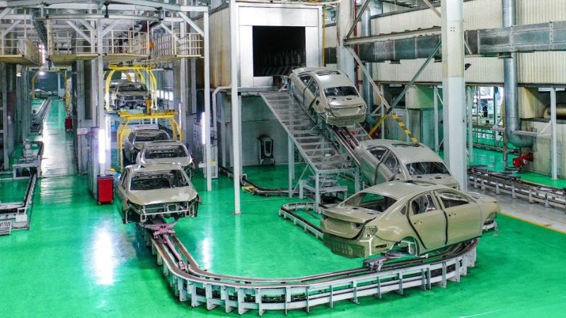 Nha-may-trang-bi-day-chuyen-san-xuat-cong-nghe-moi-nhat