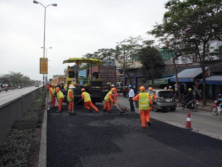 Phí bảo trì đường bộ