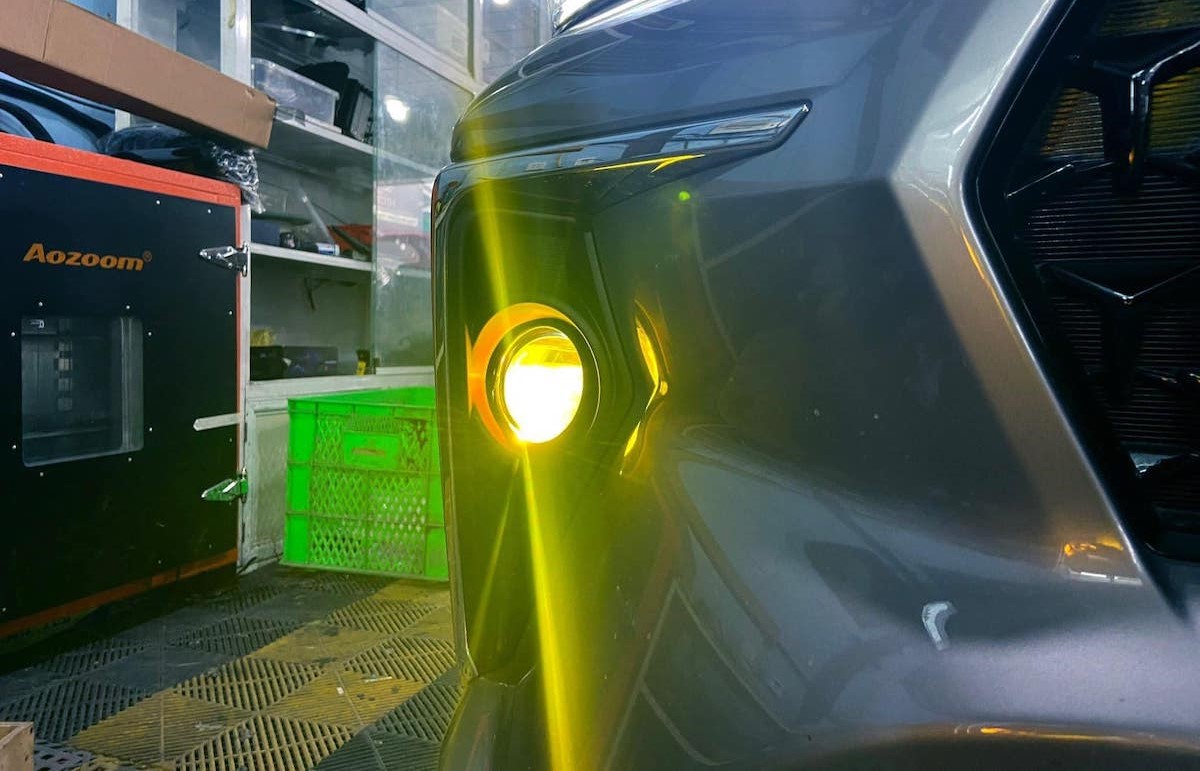 do-den-bi-gam-cho-toyota-veloz