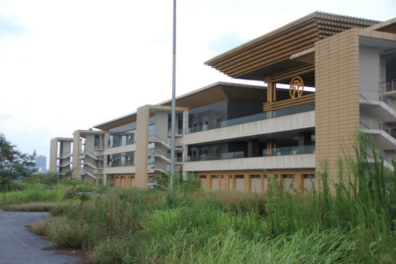 Truong-dua-f1-bi-bo-hoang