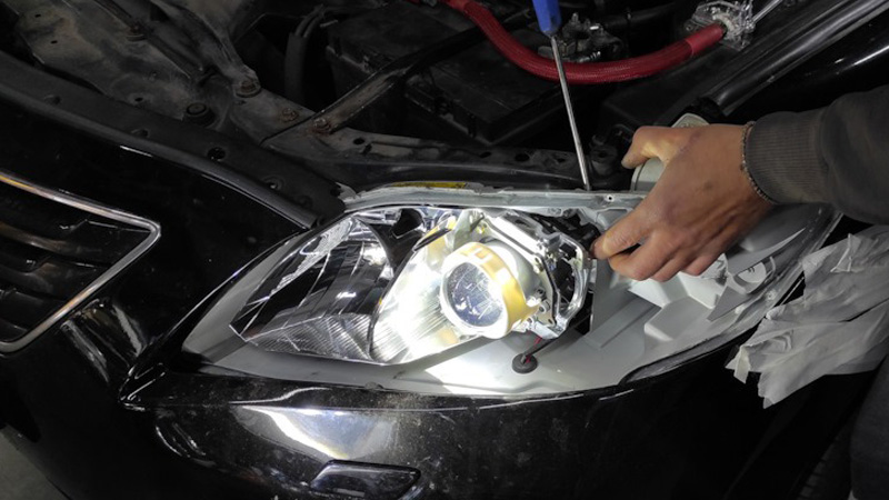 Lap-dat-den-bi-LED-Leo-Light-AOZOOM-de-dang-voi-6-buoc